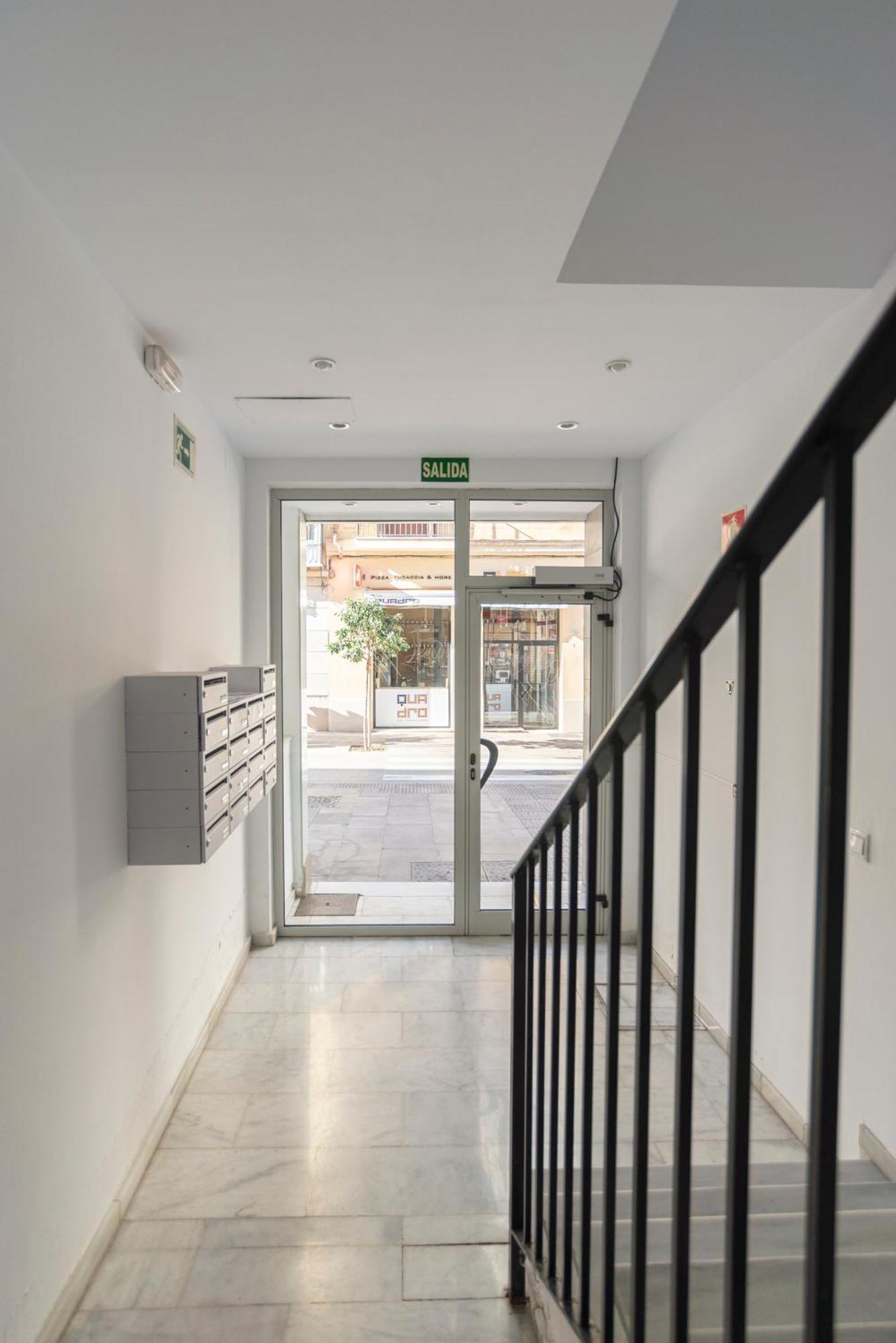 Carreteria II & Old Town By Ele Apartments Malaga Bagian luar foto